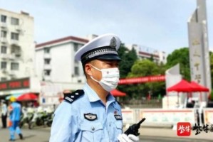  利物浦球迷冲场抗议，警方介入调查  