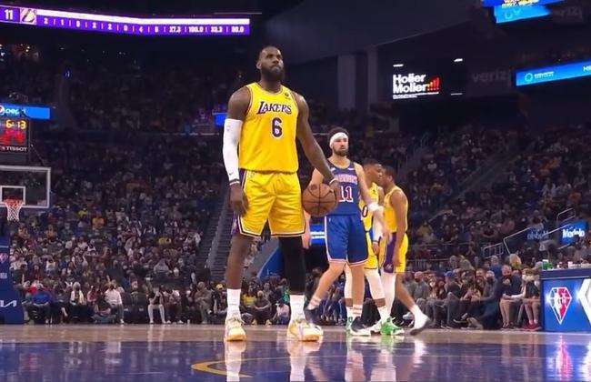 NBA季后赛焦点战，詹姆斯50分创纪录助湖人险胜
